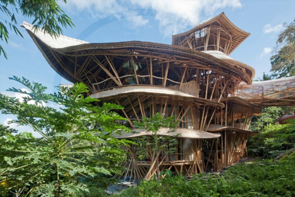 Fantástica casa feita de bambu